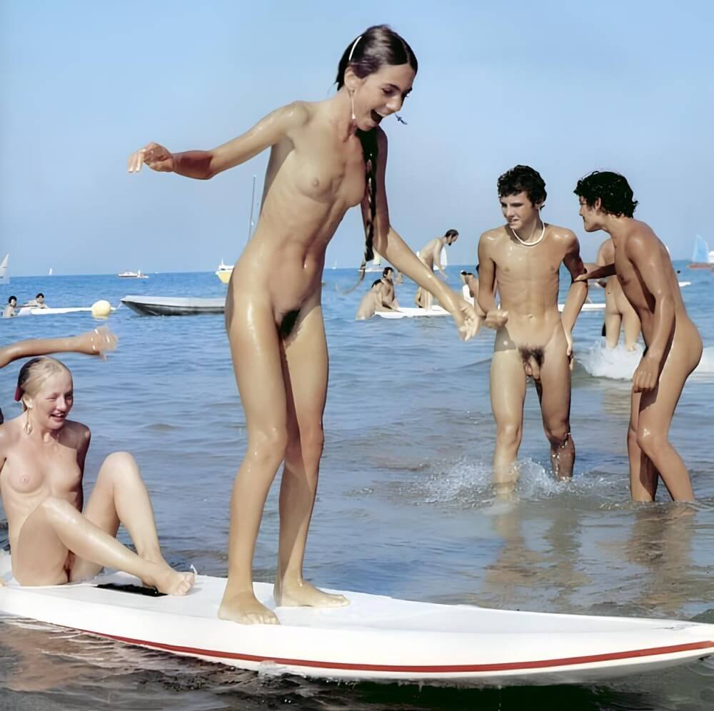 Retro naturism beautiful photos - Naturists value a simple life