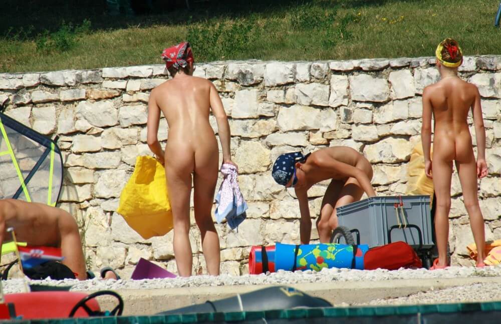 Sporty and Athletic Sands gallery - The desire to connect with nature and be unclothed