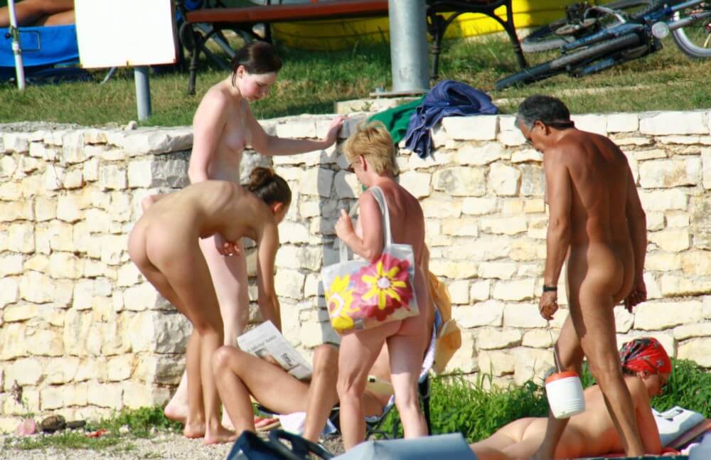 Nude Duet Girls Rail Climb Photo Set - Nudism promotes happiness and well-being
