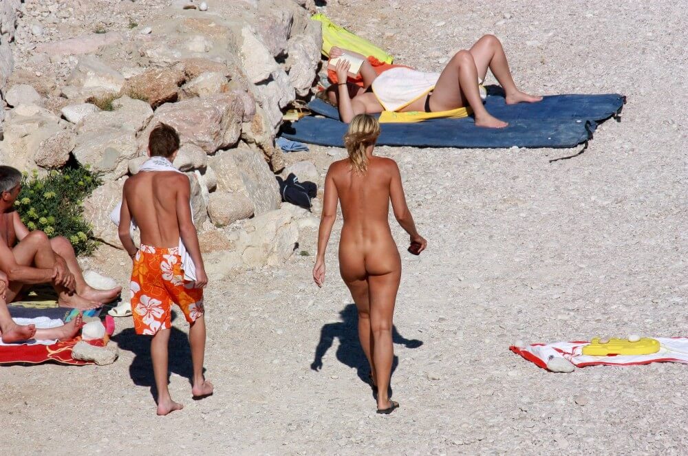 European Beach Entrance pics - Leaving the house while naked