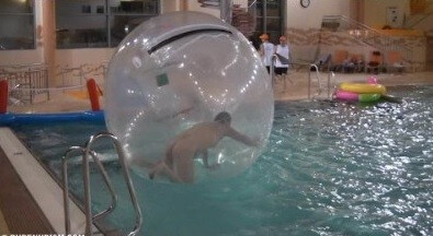 Indoor Water Runners # 2 - The desire to be closer to nature and without clothes