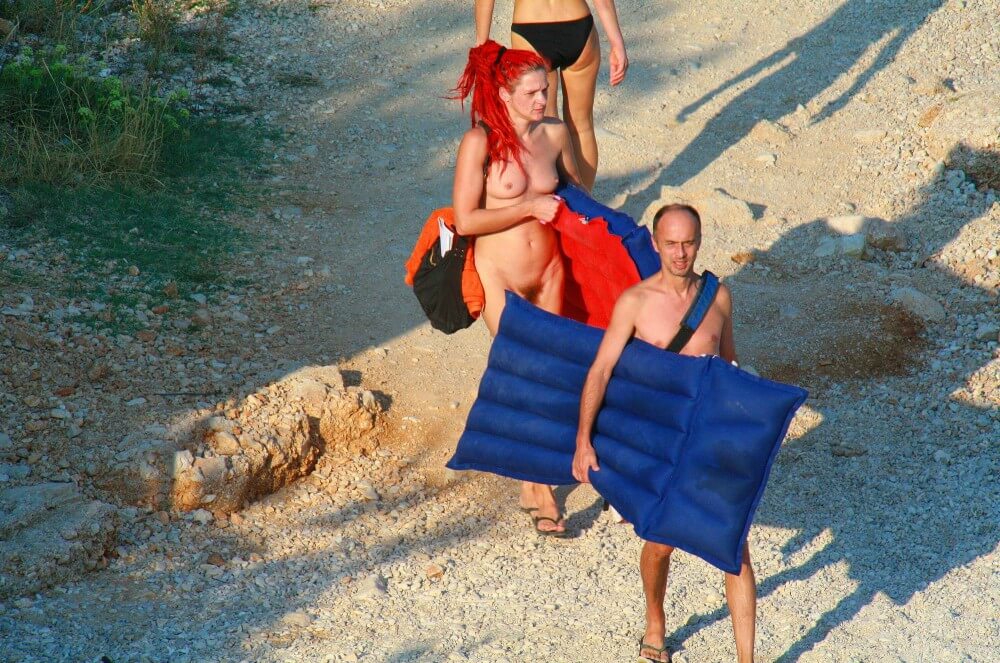 Ula FKK Red Hairstyle Girl pics - Naturism and the ecological sustainability of natural recreation areas