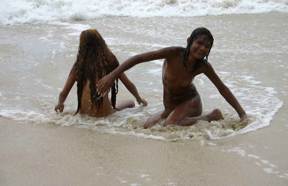 Brazilian Sand Playground pics - Naturism is not a cult