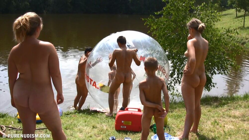 Aqua Nude Relaxation Full HD - The natural beauty of the body is revealed in nudism