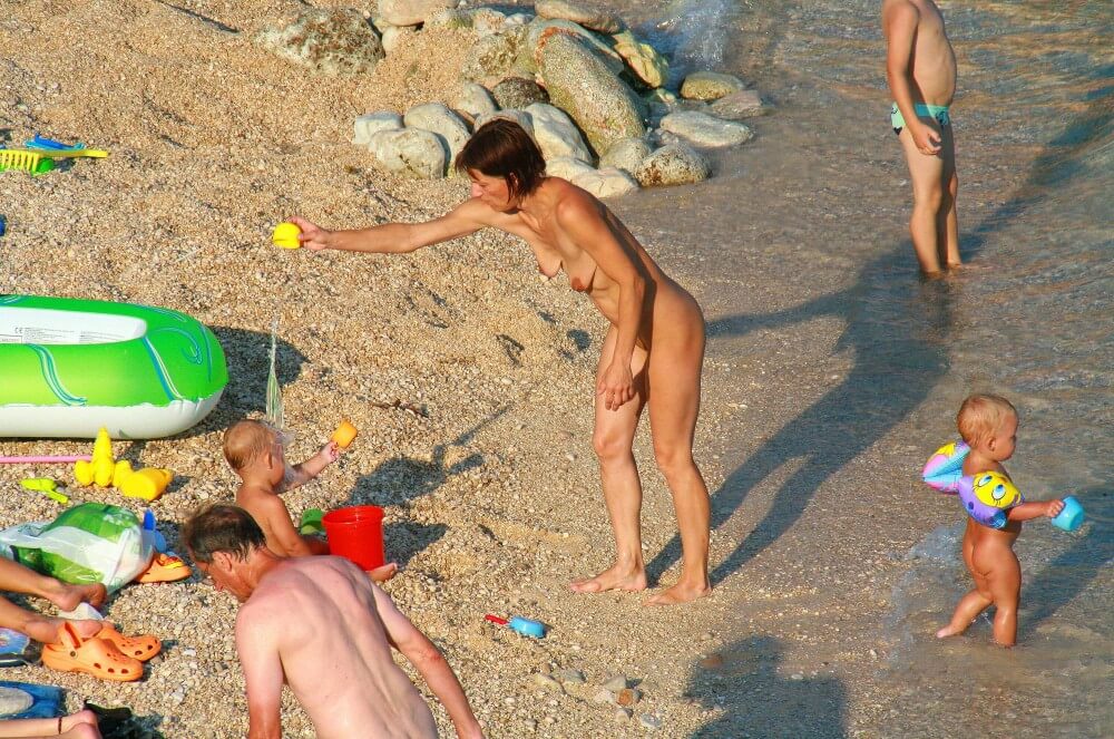Ula Naturists Beach photo gallery - Nudists and naturists: whats the difference?