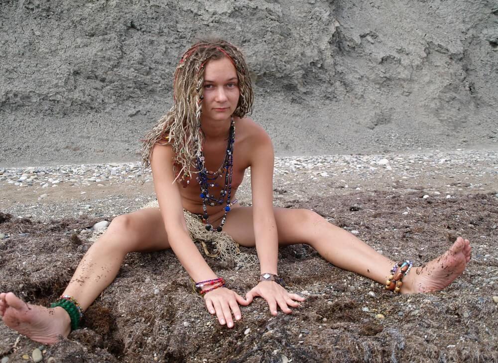 Naturists Rocky Stream Pixie Girls photos - Nudity helps you understand yourself and the people around you better
