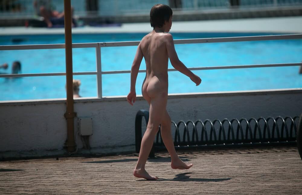 Grassy Patio Nature Hike - Living in harmony and tranquility is the primary goal of naturists and nudists