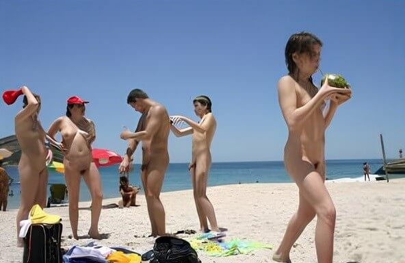 Premium Content # 26 - Freedom and harmony in the practice of nudism and the naturist movement