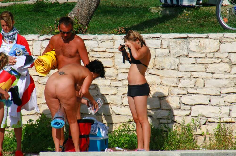 Ula FKK Sisters Day photo gallery - Naturism and nudism are a path to peace of mind and a little solitude