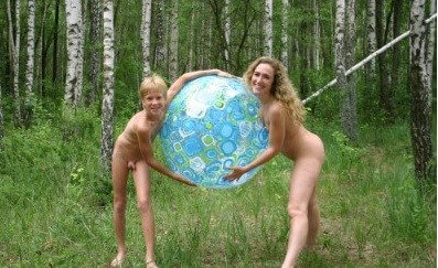 Crimea Family Sand Profile photo gallery - People seek in nudism a way to overcome their insecurities