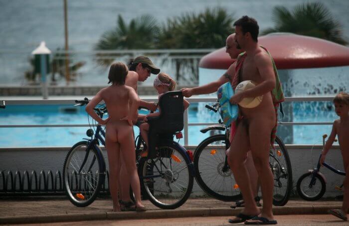 Freedom on two wheels: how cycling and hiking enrich the lives of nudists - It values inner balance and peace of mind