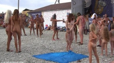 Cool Day At The Beach Full HD video - Naturism implies a life free of unnecessary problems