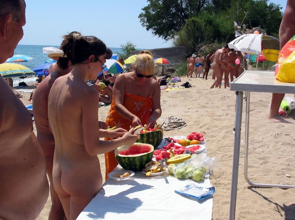 Bulgarian Nude Day Preps pics - Ordinary people as naturists