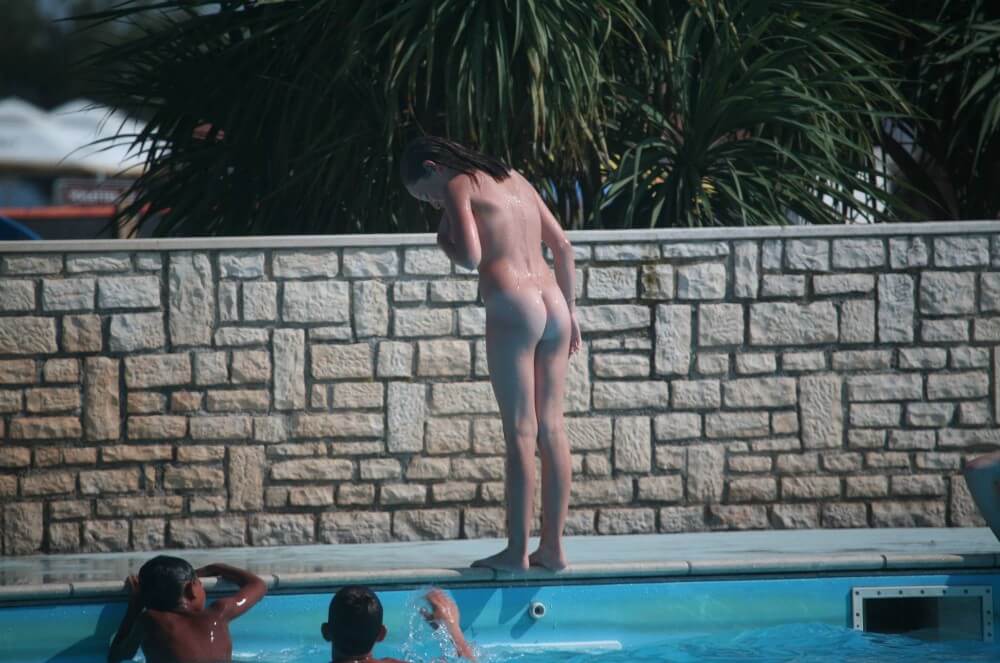 Naturist Pool-Side Singles pics - Mutual respect as an important part of the naturist community