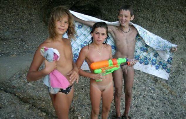 Naturism photo gallery # 33 - Nudism improves health and boosts self-esteem