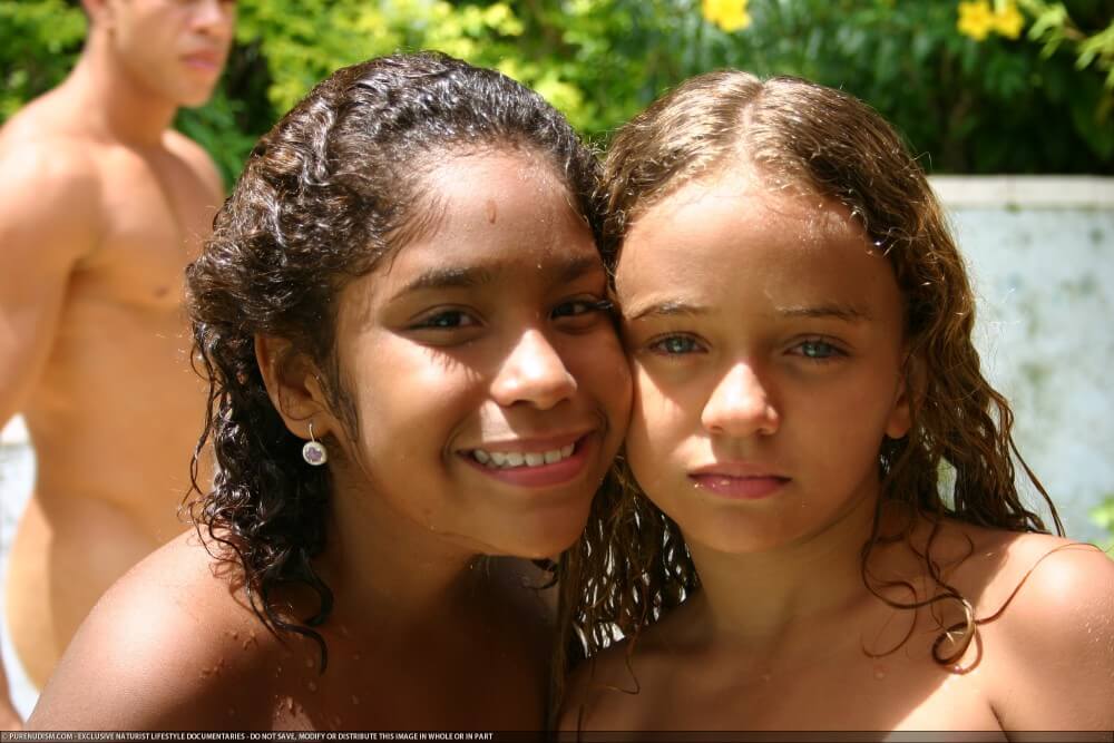 Tropical Naturism gallery - Nudity is an expression of naturalness and sincerity