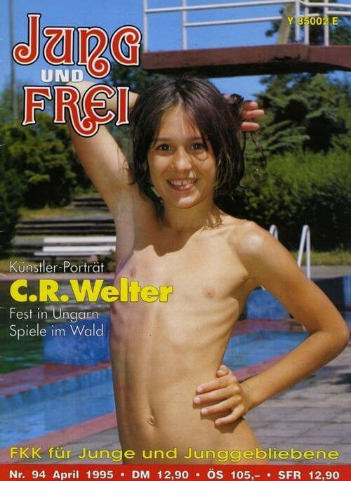 Jung und Frei Nr 94 - Blending in with the crowd of nudists