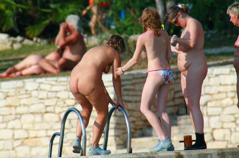 Ula FKK Exploration Family pics - Nudism and naturism help break down stereotypes
