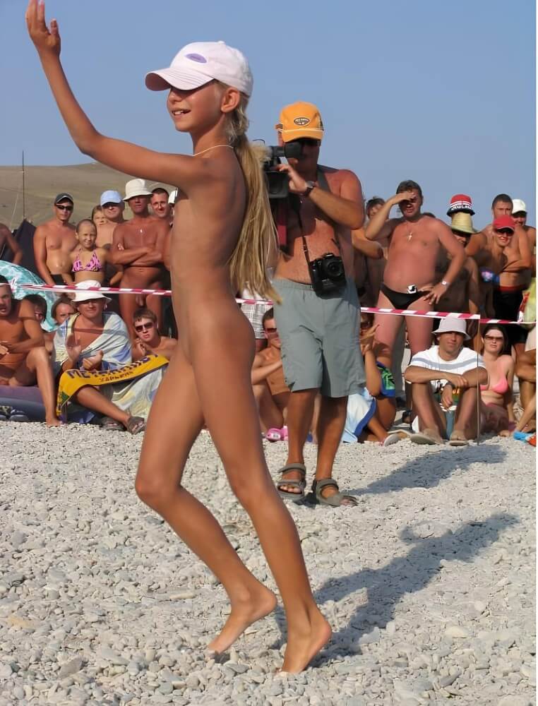 Holiday of the Neptune photos - Freedom is part of naturism
