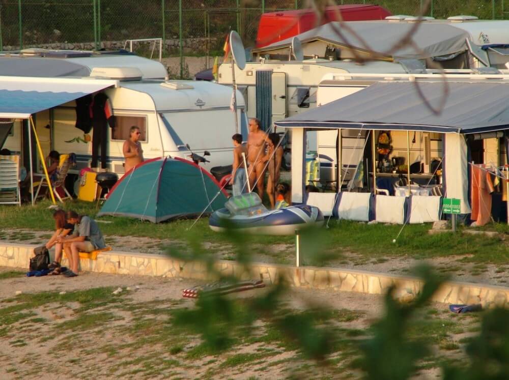 FKK Outdoor Shoreline pics - Nudism and naturism promote respect for natural beauty and diversity