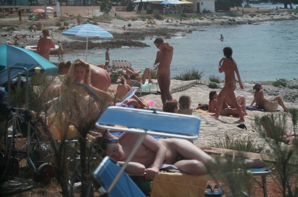 Nuda Beach Wide Outlook pics - Nudity helps you feel free