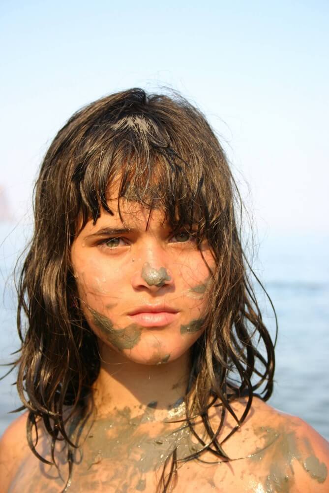 Courageous Naturist Girl pics - Nudism is a lifestyle in harmony with nature