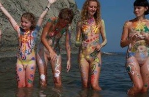 A Mediterranean Crag photos - Respect for differences is valued in the nudist movement
