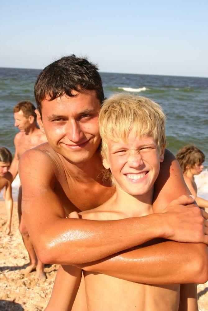Naturist Group Pictures - There are many politicians among nudists