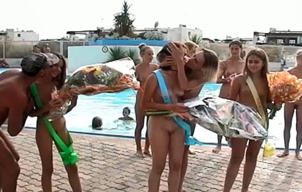 Nudist girls beauty contest video France - Sunat Natplus HD - Naturists love sunlight and fresh air